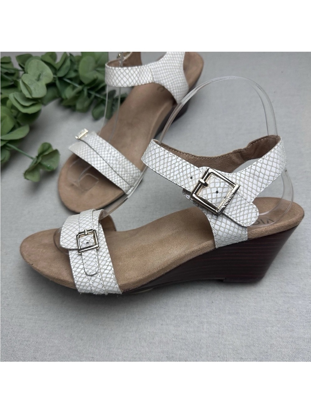 Vionic 7.5 Wide Laurie Sandals White Snake Print Textured Leather Wedge